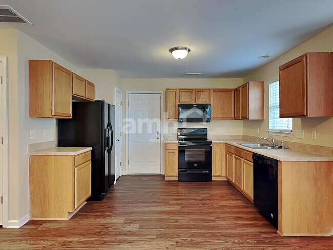 Building Photo - 3005 Quail Oaks Dr