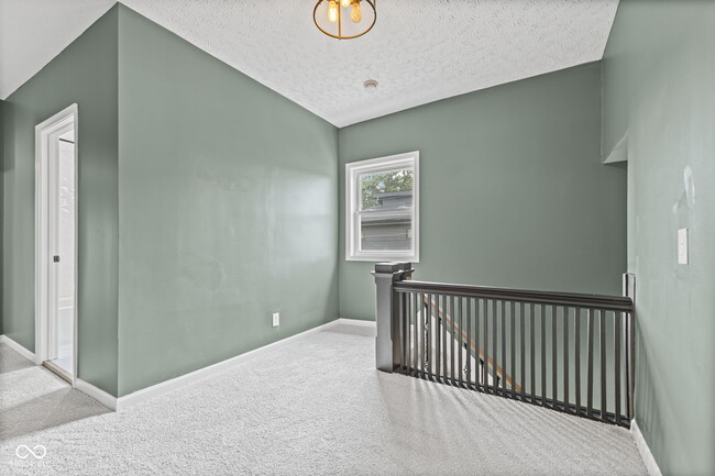 Building Photo - 721 E 23rd St