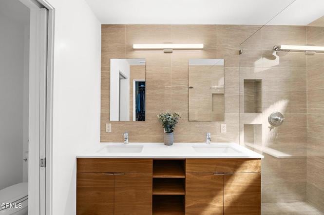 Building Photo - 1881 Tulane Ave