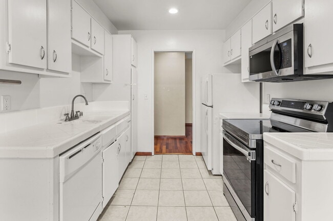 Building Photo - 8641 Lake Murray Blvd