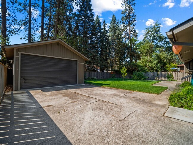 Building Photo - 5315 W Conestoga Ave