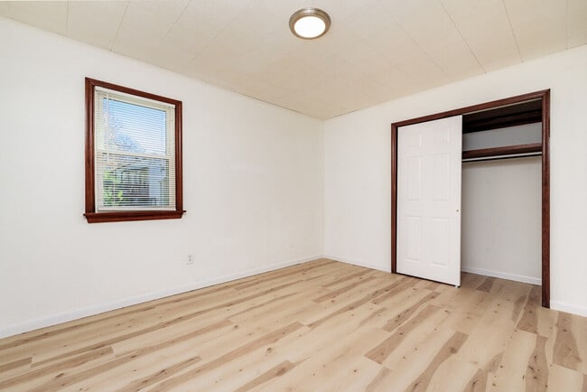 Building Photo - 9429 Harold Dr