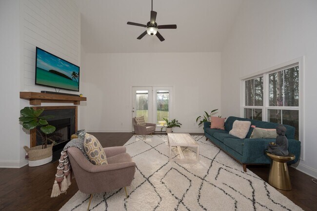 Building Photo - **LIKE NEW EXECUTIVE HOME IN A CUL-DE-SAC ...