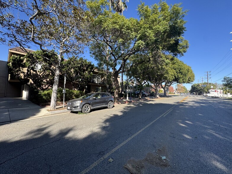 Building Photo - 3219 Colorado Ave