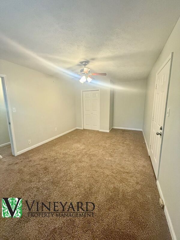 Building Photo - 4520 Bartow Carver Rd