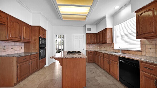Building Photo - 4622 Grand Cayman Dr