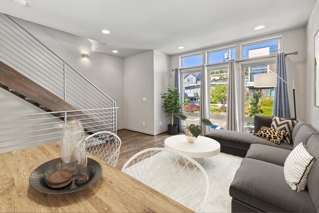 Building Photo - LUXURY MAGNOLIA 3 BED TOWNHOME FOR RENT W ...