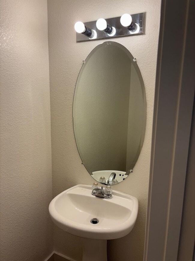 Building Photo - 803 Moss Glen Trail