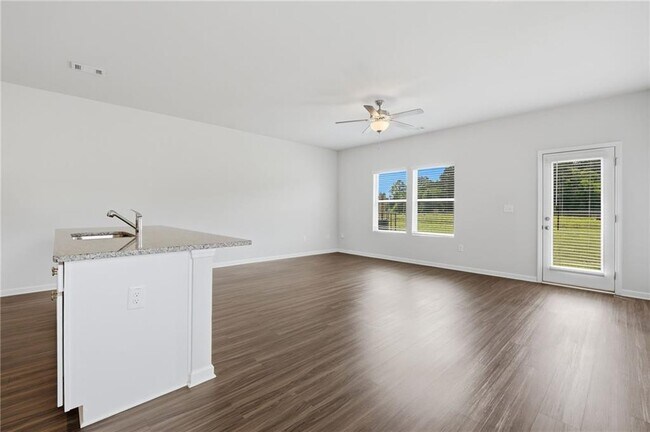 Building Photo - 157 Vlg Grn Dr NW