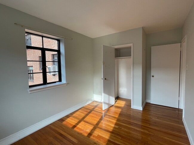 Building Photo - 79 Sutherland Rd