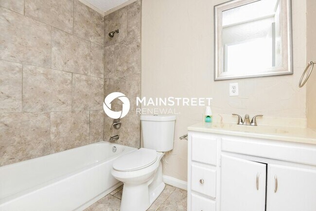 Building Photo - 3 Bedroom Pet-Friendly Home in Crowley, TX with Main Street Renewal