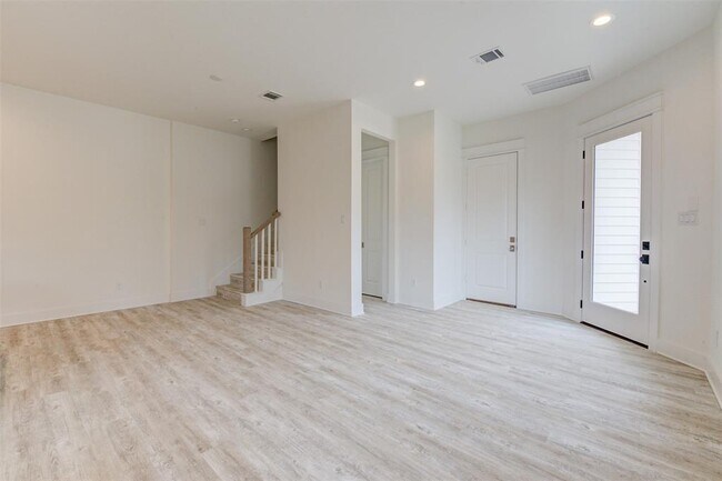 Building Photo - 2527 Judiway St