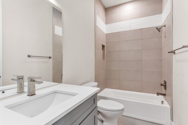 Building Photo - 1913 Conejos Pl