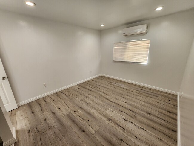 Building Photo - 13583 Correnti St