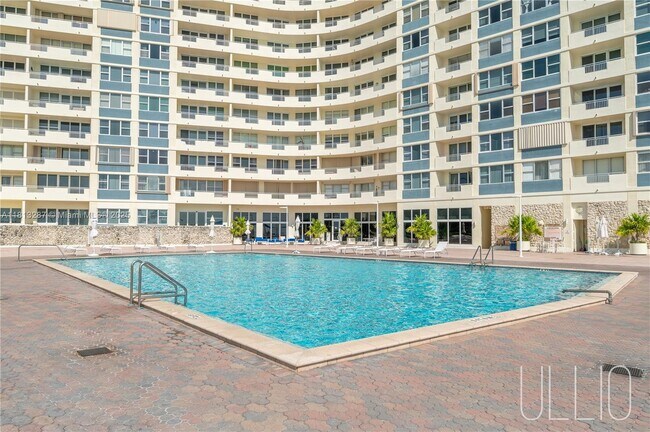 Building Photo - 3180 S Ocean Dr