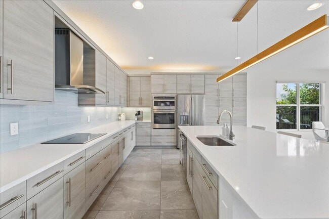 Building Photo - 15377 Green River Ct