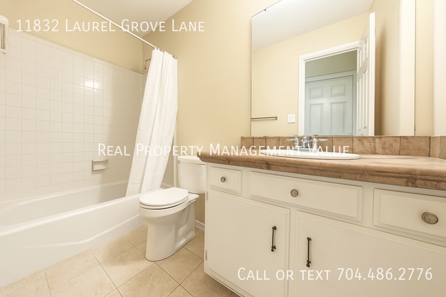 Building Photo - 11832 Laurel Grove Ln