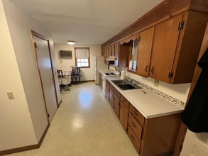 Building Photo - 169 Main St