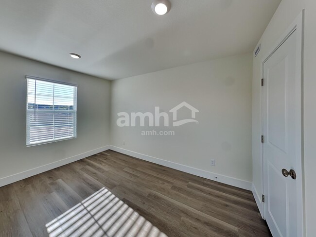 Building Photo - 262 Dahlia Rachel Pl