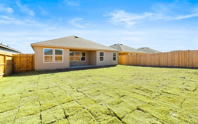 Building Photo - 3204 Ridge Pl