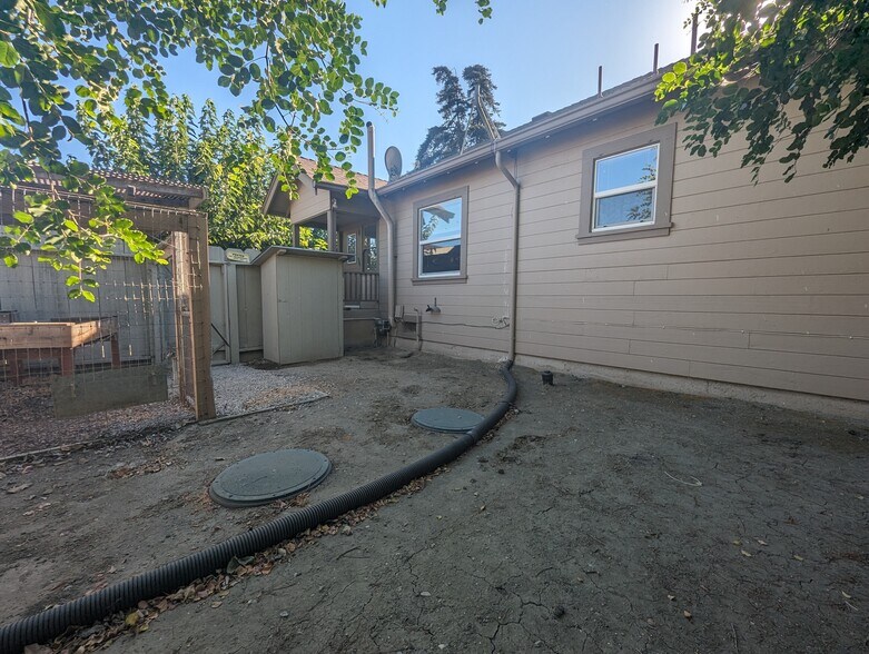 Building Photo - 4153 Bolsa Rd