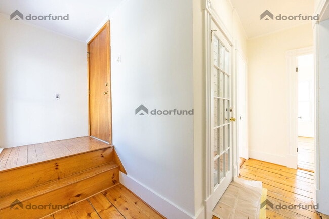 Building Photo - 12 Page St