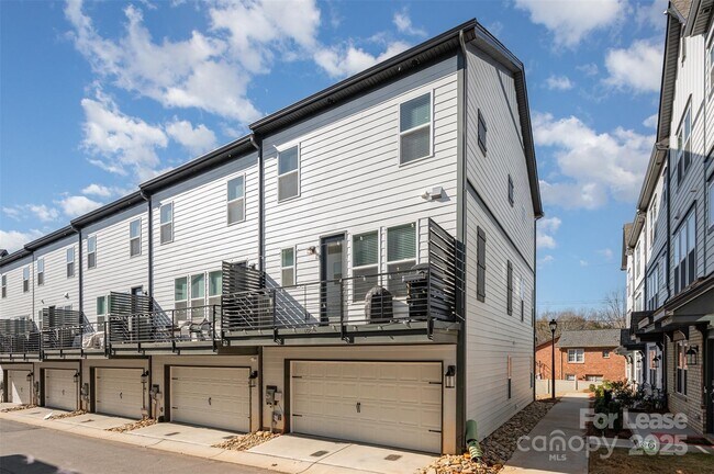 Building Photo - 6027 Towering Oaks Dr