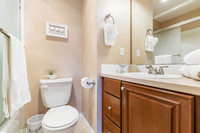 Building Photo - 2325 S G St