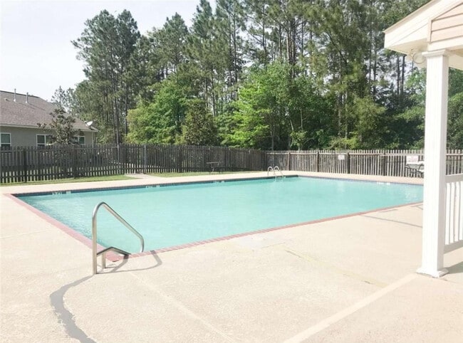 Building Photo - 3005 Dundee Loop S