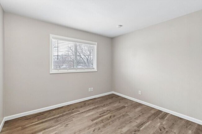 Building Photo - $1,750 | 3 Bedroom, 1 Bathroom Top Floor Duplex | No Pets | Available for Immediate Move-In!