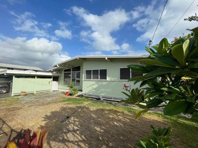 Building Photo - SINGLE FAMILY HOME IN KAILUA