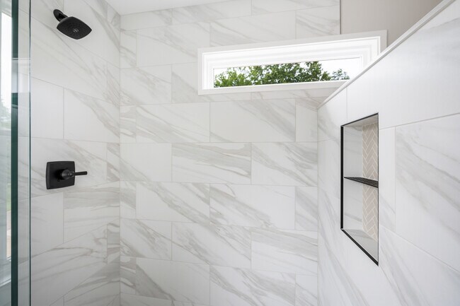 Building Photo - 415 Kershaw Dr