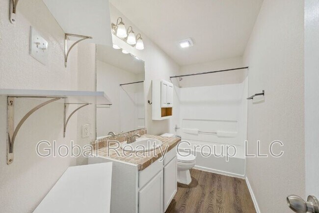 Building Photo - 10014 Collenback Run