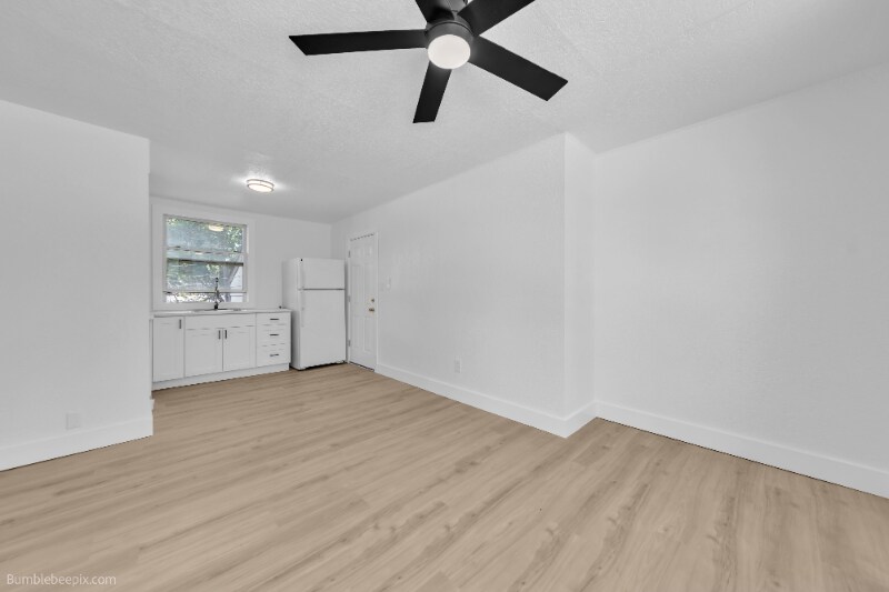 Building Photo - 725 2nd St