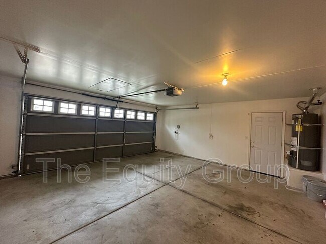 Building Photo - 1421 E Mesa Ct