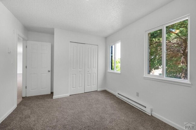 Building Photo - 981 Tamarack Cir