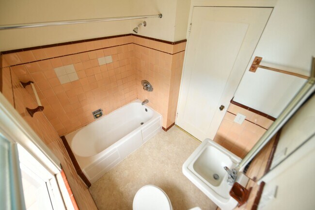 Building Photo - 33-39 Excelsior Court