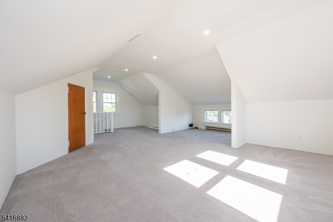 Building Photo - 176 Grove Ave