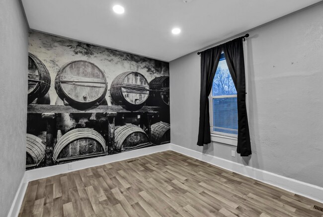 Building Photo - 1911 S 14th St