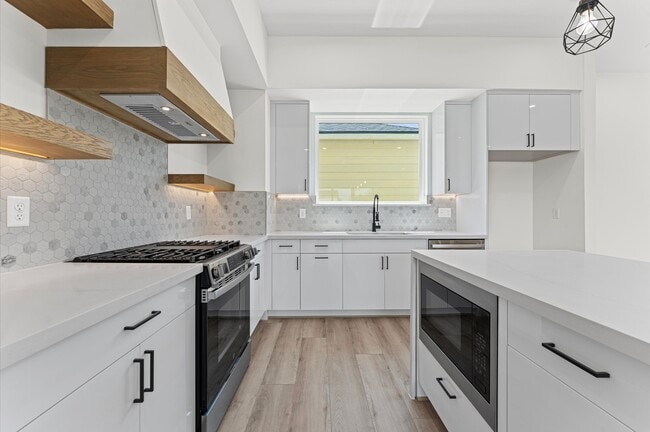 Building Photo - 4104 Alice St