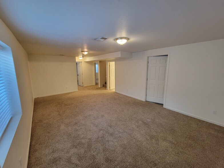 Building Photo - 2703 Marina St