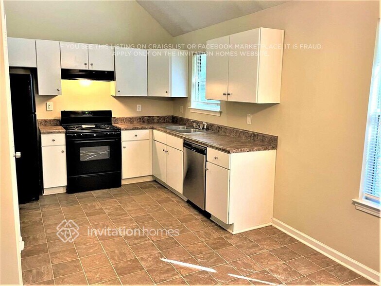 Building Photo - 335 Carrie Dr