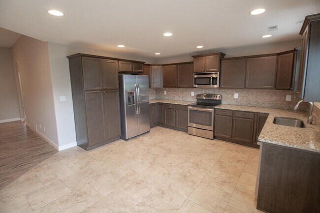 Building Photo - 7410 Oakley Dr