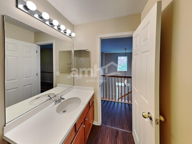 Building Photo - 2476 Deer Point Dr