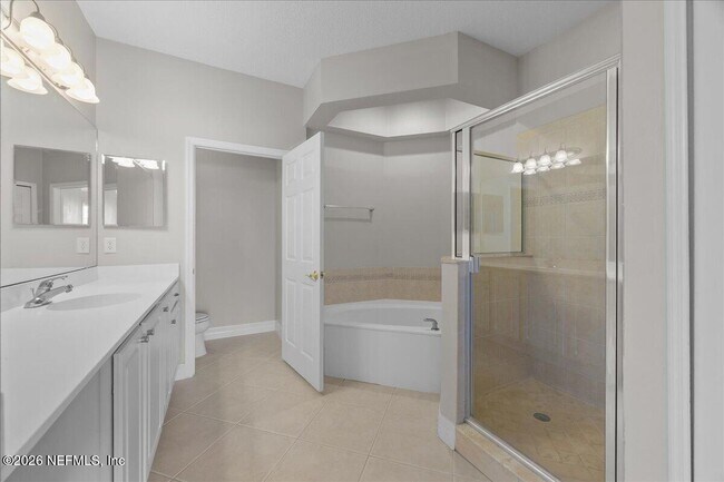 Building Photo - 539 Hedgewood Dr