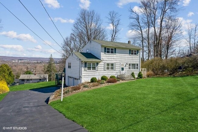 Primary Photo - 126 Linden Ln