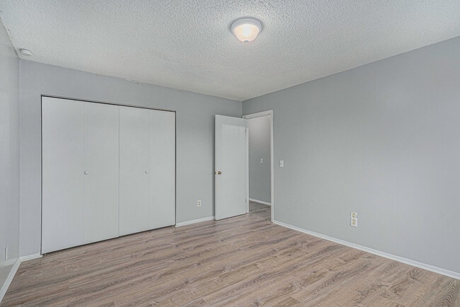 Building Photo - 5955 Briarcliff Ln