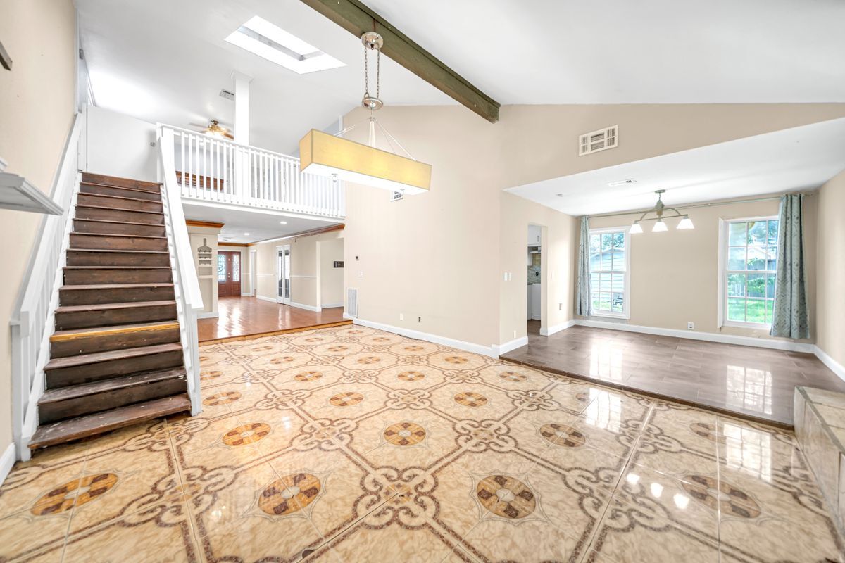 Building Photo - 13014 Skymeadow Dr