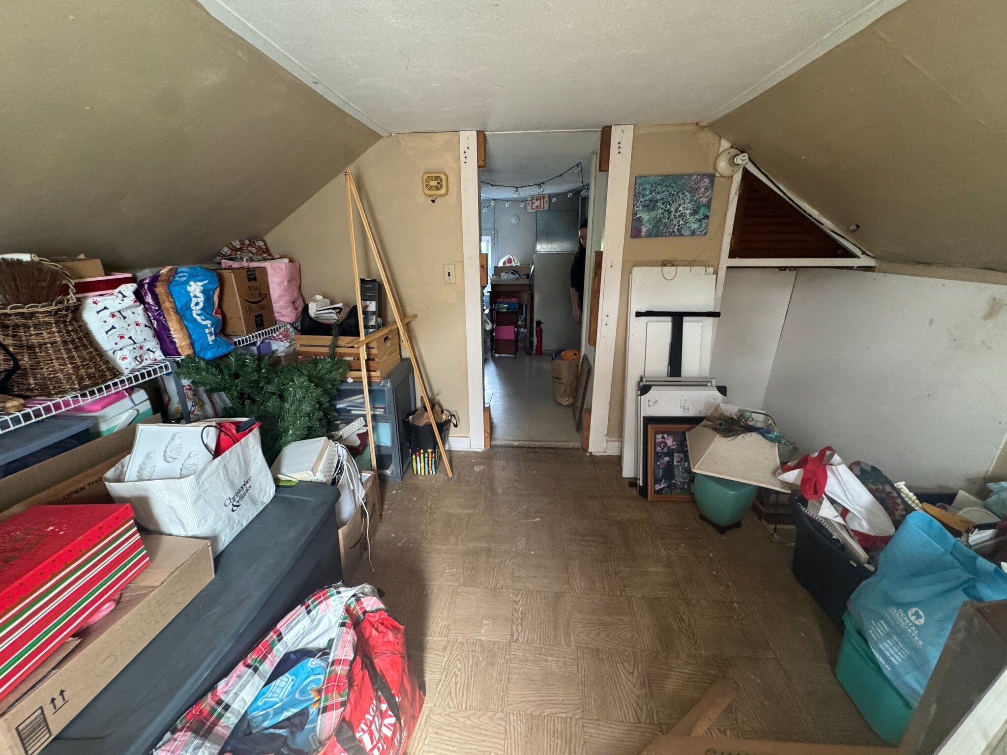 3rd floor room - 9 Cross St