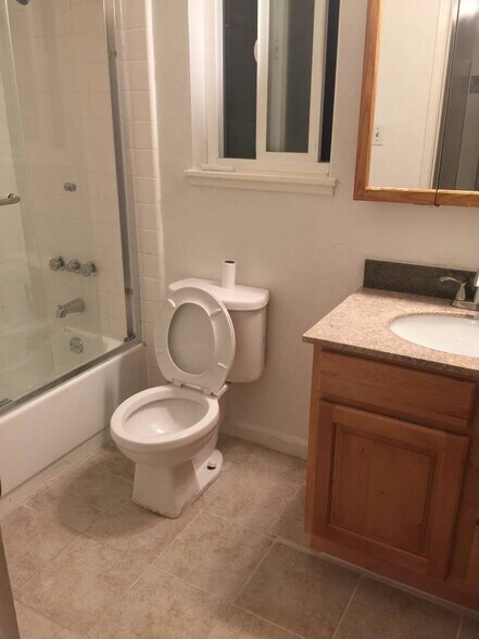 Building Photo - 895 Coburn Ct